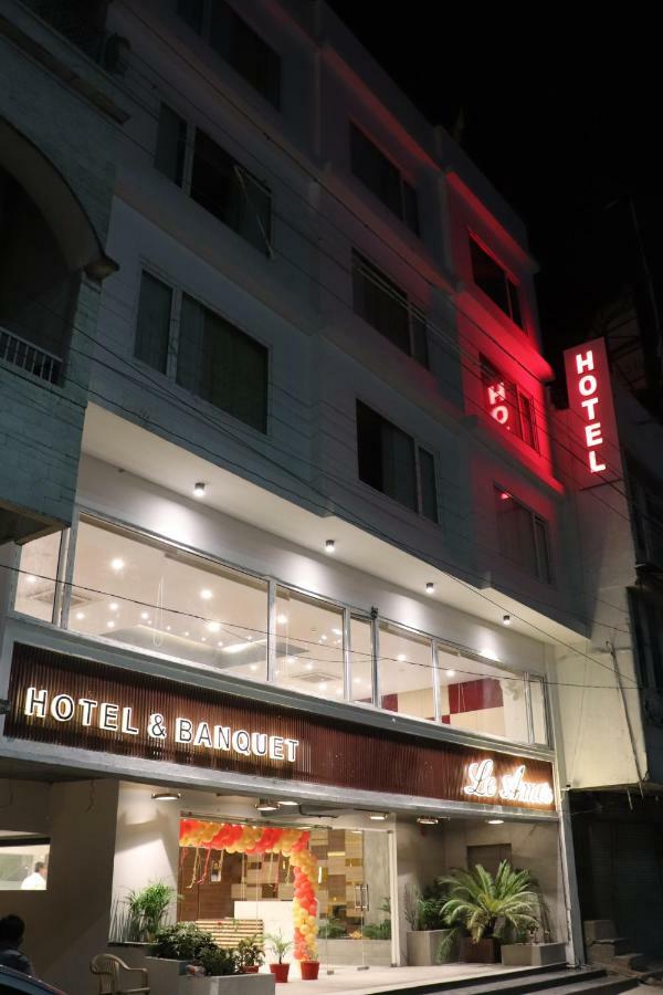 Hotel Le Amor Kota  Exterior photo